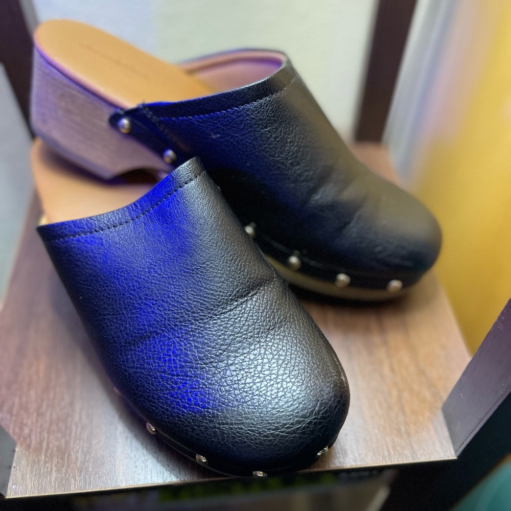 universal thread indira wedge sandal
